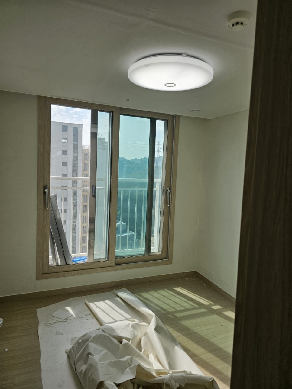 부평 삼산동 도배, 확실한 솔루션과 깔끔한 마무리로 완성된 현장