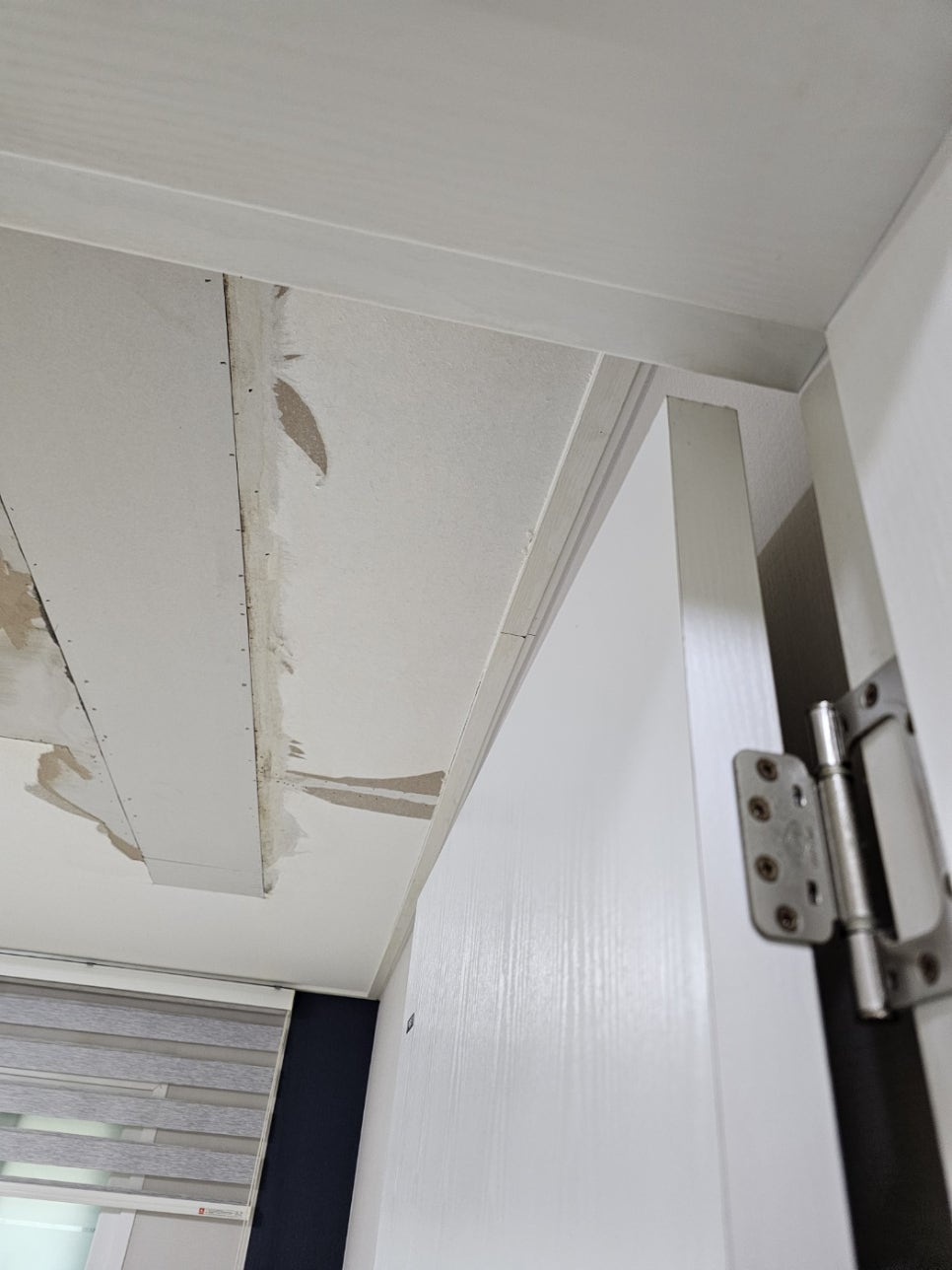 인천 부평 누수 도배, 친환경 곰팡이 방제 코팅 후 도배 마감까지